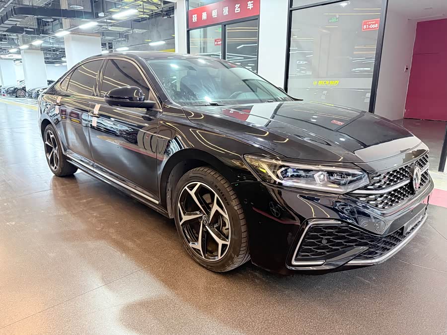 Volkswagen Passat 2022 صورة سيارة #4