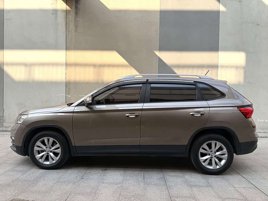 Skoda Kamiq 2021 car image #4