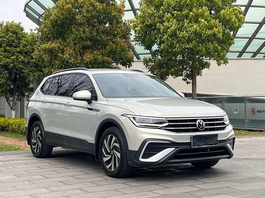 Volkswagen Tiguan L 2024 car image #4