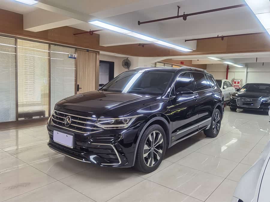 Volkswagen Tiguan L 2023 car image #4