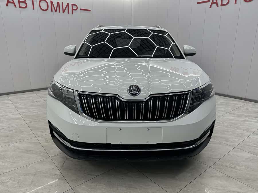 Skoda Kamiq 2023 immagine di auto #4