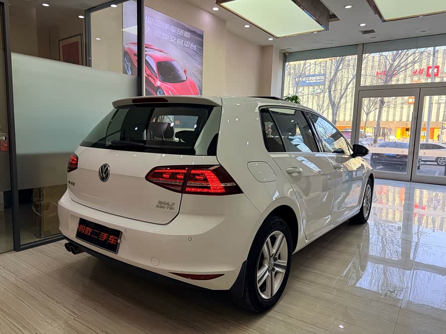 Volkswagen Golf 2017 car image #4