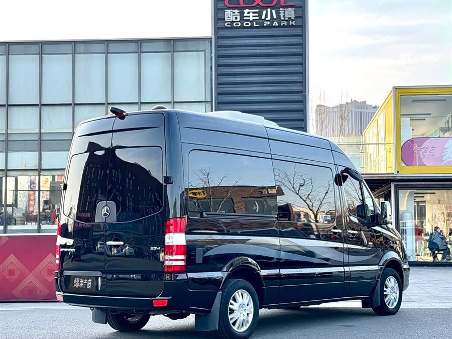 Mercedes-Benz GLE Class 2024 car image #4