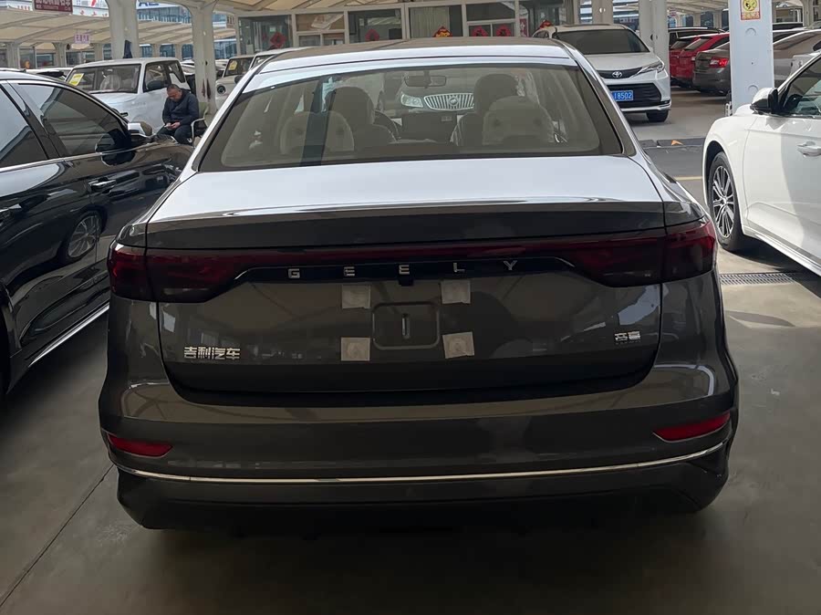 GEELY Emgrand 2026 car image #4