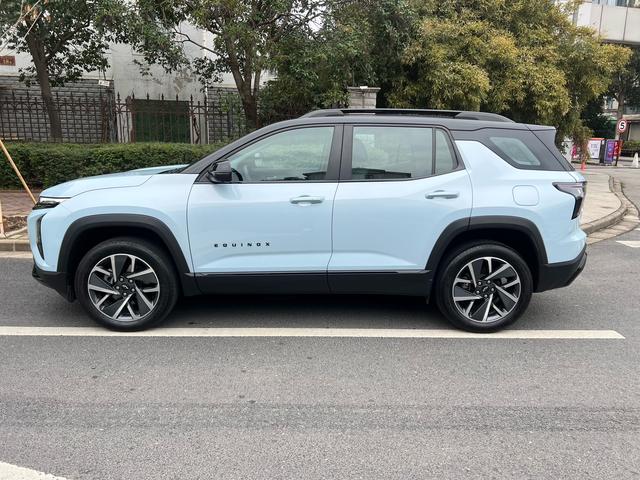 Chevrolet Equinox Plus 2024 #4 Chevrolet Equinox Plus 2024 car image #4