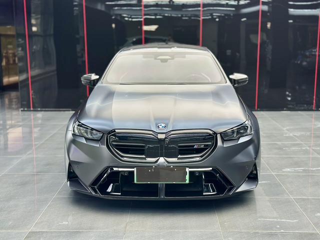 BMW M5 New Energy 2025 immagine di auto #4