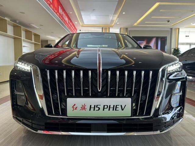 HongQi H5 PHEV 2025 #4 HongQi H5 PHEV 2025 car image #4