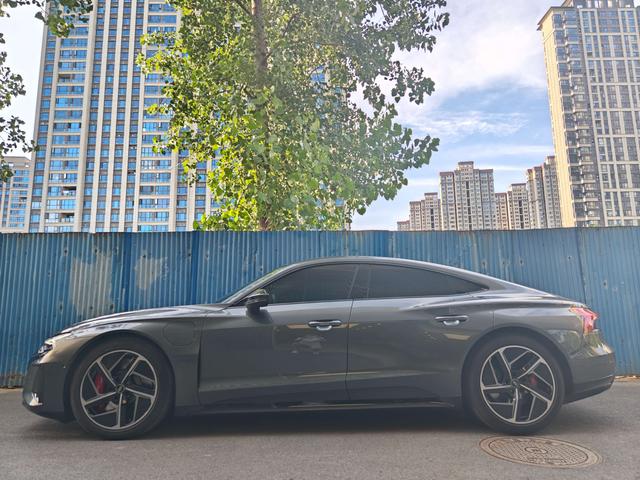 Audi RS e-tron GT 2024 car image #4