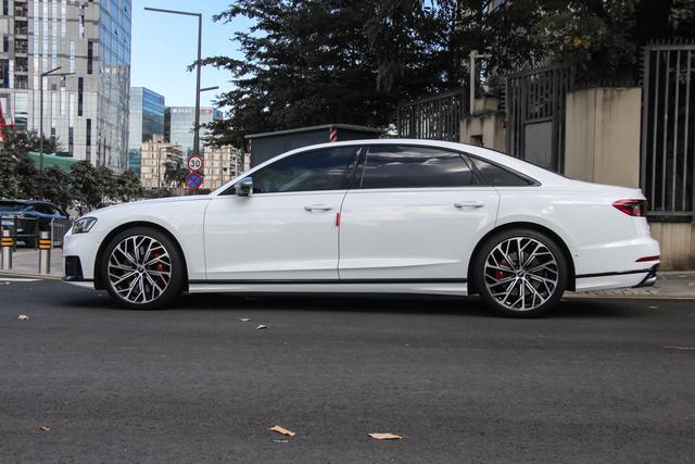 Audi S8 2022 immagine di auto #4
