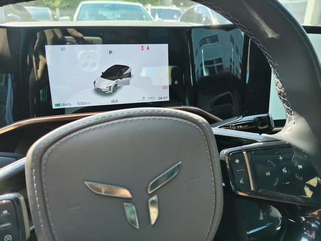 HongQi EH7 2024 #4 HongQi EH7 2024 car image #4