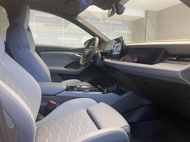 Audi Q6L Sportback e-tron 2025 car image #4