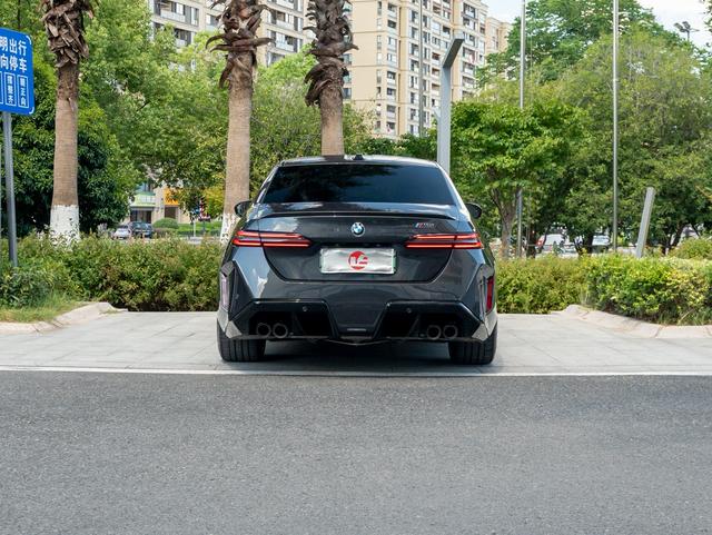 BMW M5 New Energy 2025 car image #4