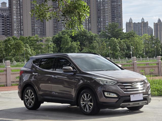Hyundai Santa Fe (Imported) 2013 car image #4