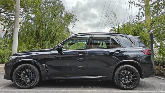 BMW X5 M 2021 #4 BMW X5 M 2021 car image #4