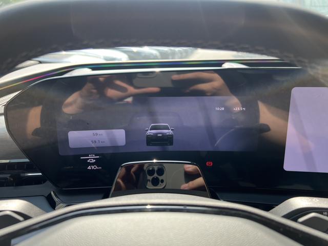 Audi Q6L Sportback e-tron 2025 car image #4