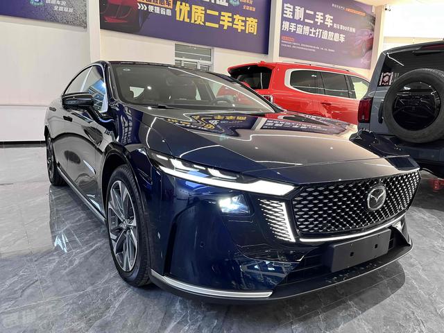 Mazda EZ-6 2025 صورة سيارة #4