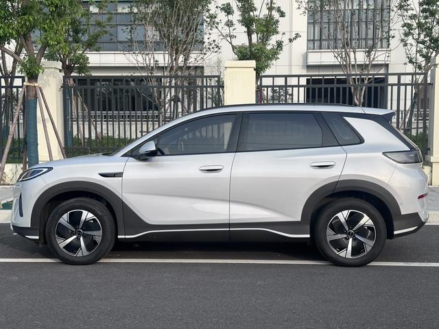 BYD Sea Lion 05 EV 2025 car image #4