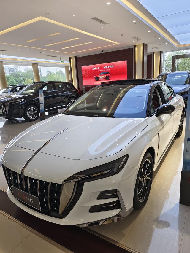 HongQi H6 2025 #4 HongQi H6 2025 car image #4