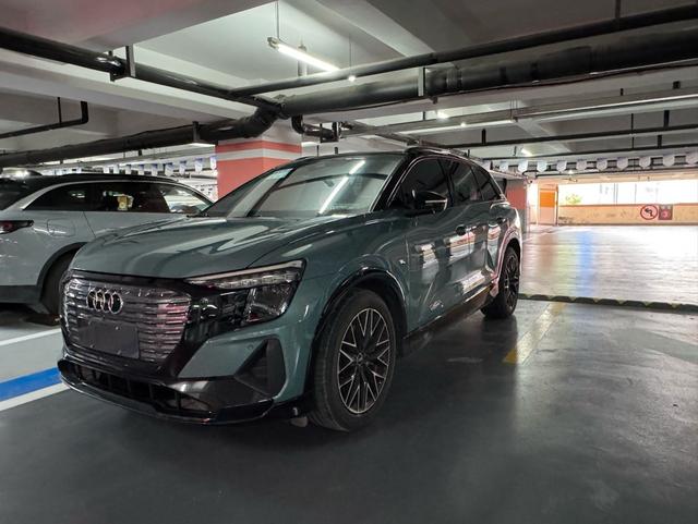 Audi Q5 e-tron 2023 immagine di auto #4