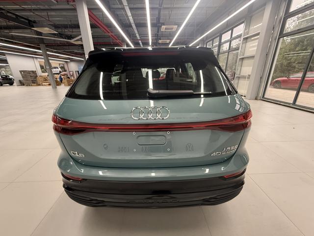 Audi Q5 e-tron 2023 immagine di auto #4