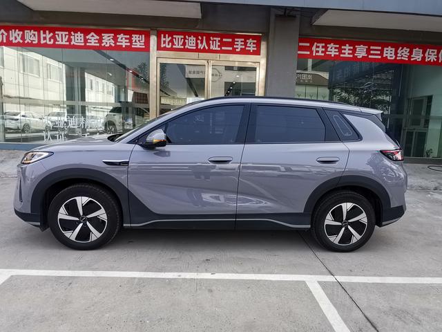 BYD Sea Lion 05 EV 2025 car image #4