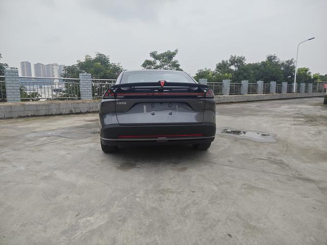 Deepal L07 2025 immagine di auto #4