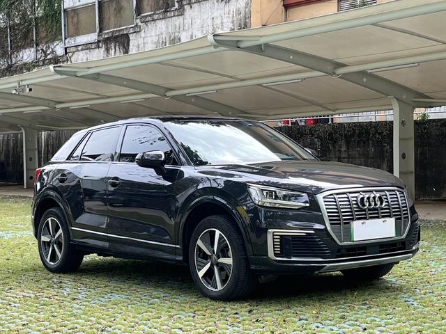 Audi Q2L e-tron 2020 car image #4
