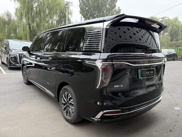 HongQi HQ9 PHEV 2024 #4 HongQi HQ9 PHEV 2024 car image #4