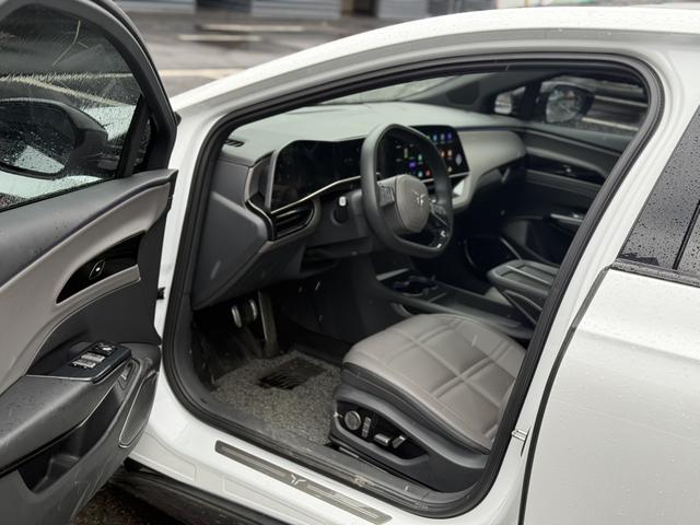 HongQi EH7 2024 #4 HongQi EH7 2024 car image #4