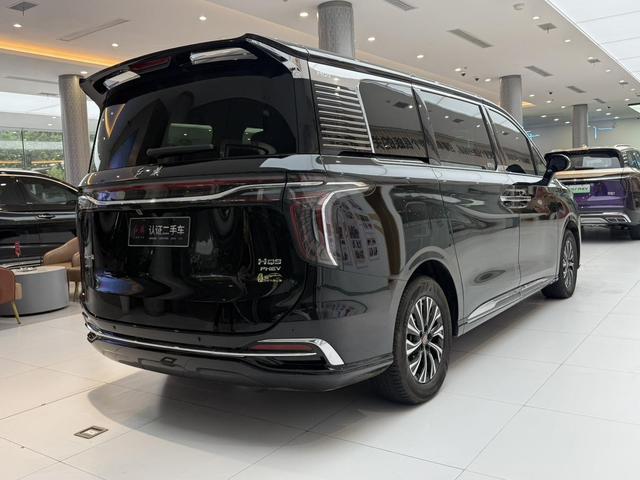 HongQi HQ9 PHEV 2025 #4 HongQi HQ9 PHEV 2025 car image #4