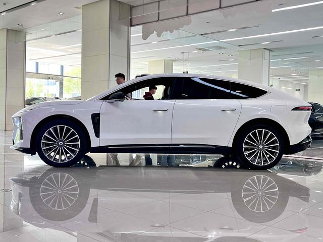 NIO ET9 2025 immagine di auto #4