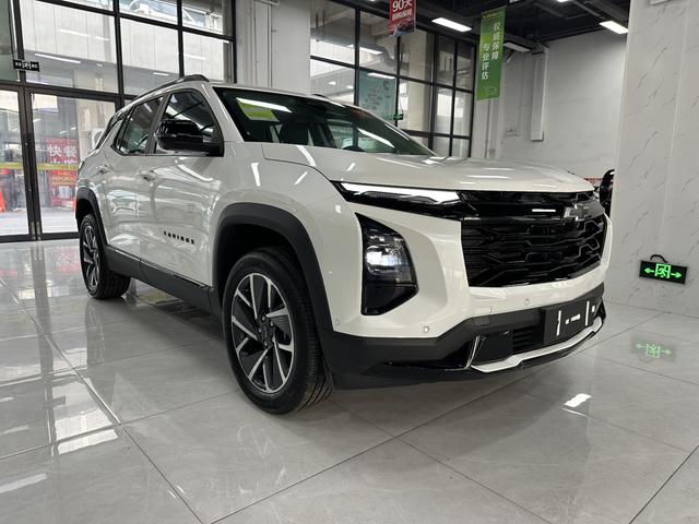 Chevrolet Equinox Plus 2025 car image #4