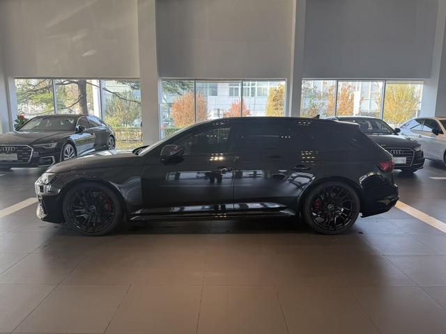 Audi RS 4 2023 car image #4