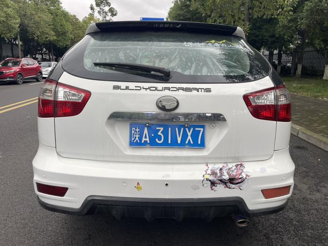 BYD S6 2012 #4 BYD S6 2012 car image #4