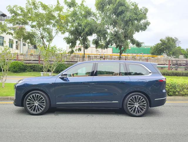 Deepal S09 2025 car image #4