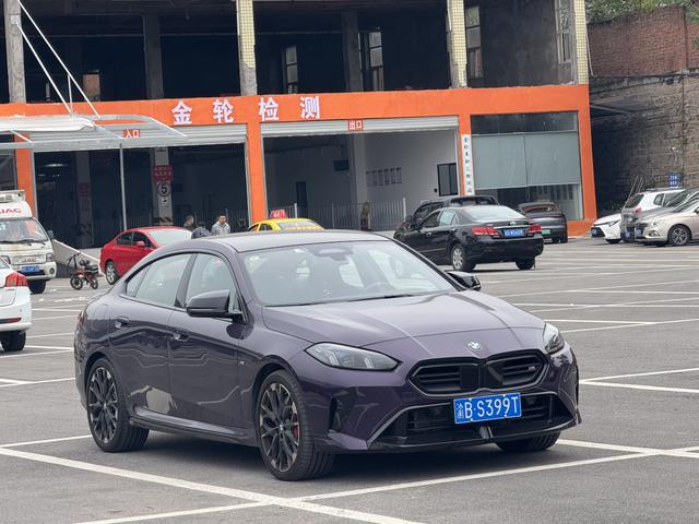 BMW 2 Series 2025 #4 BMW 2 Series 2025 car image #4