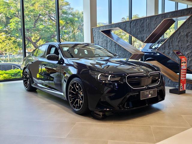 BMW M5 New Energy car image #4
