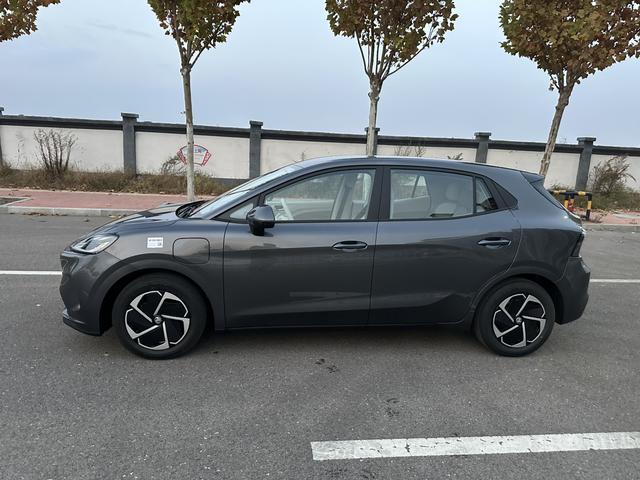 MG 4 EV 2025 #4 MG 4 EV 2025 car image #4