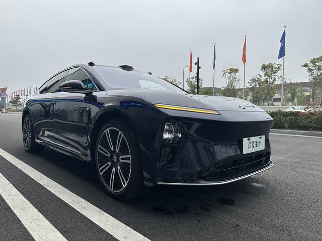 蔚来 蔚来ET9 2025 汽车图片 #4