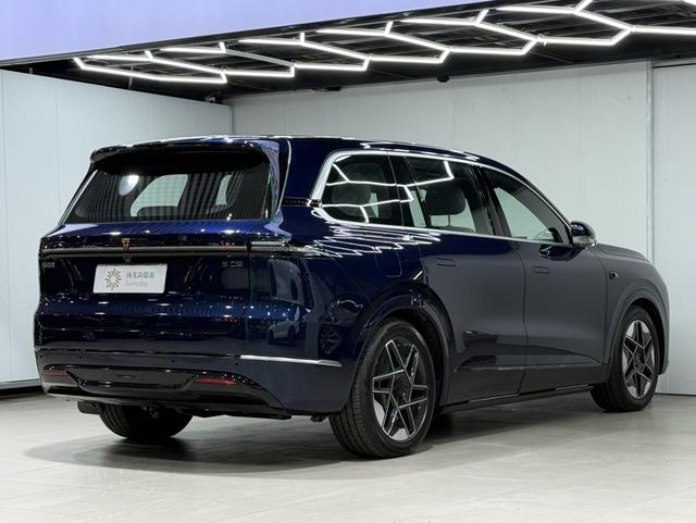 Deepal S09 2025 #4 Deepal S09 2025 car image #4