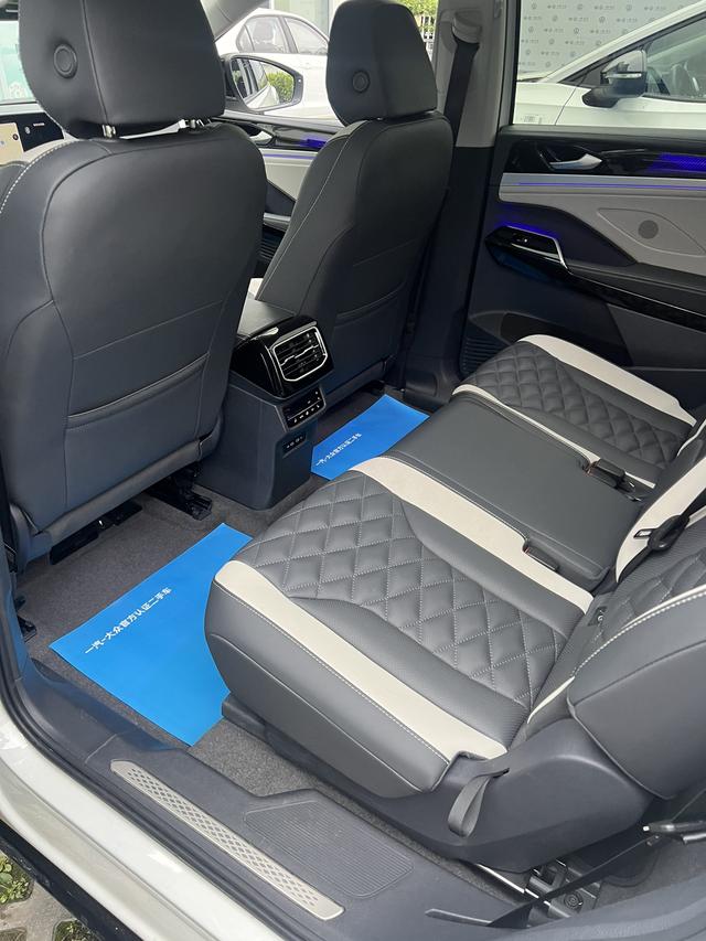Volkswagen ID.6 Crozz 2024 #4 Volkswagen ID.6 Crozz 2024 immagine di auto #4