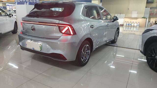 MG 4 EV 2025 immagine di auto #4