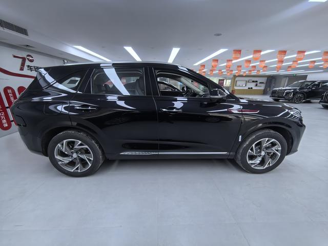 HongQi HS3 PHEV 2024 #4 HongQi HS3 PHEV 2024 car image #4