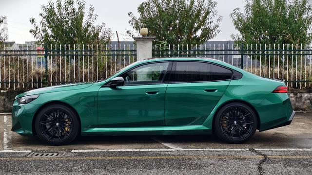 BMW M5 New Energy 2024 car image #4