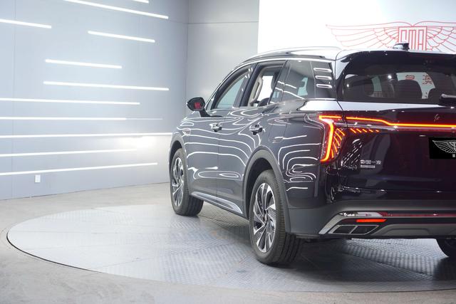 HongQi HS7 PHEV 2025 car image #4