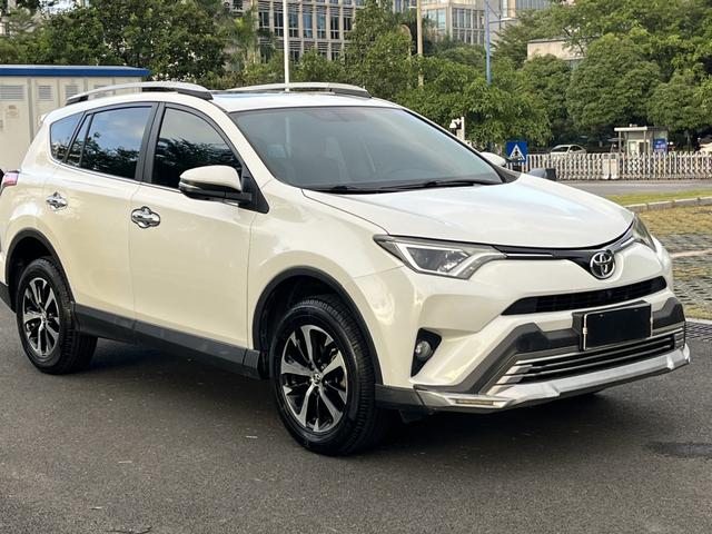 Toyota RAV4 Hybird E+ 2016 car image #4