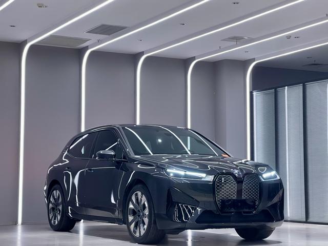 BMW iX 2022 car image #4