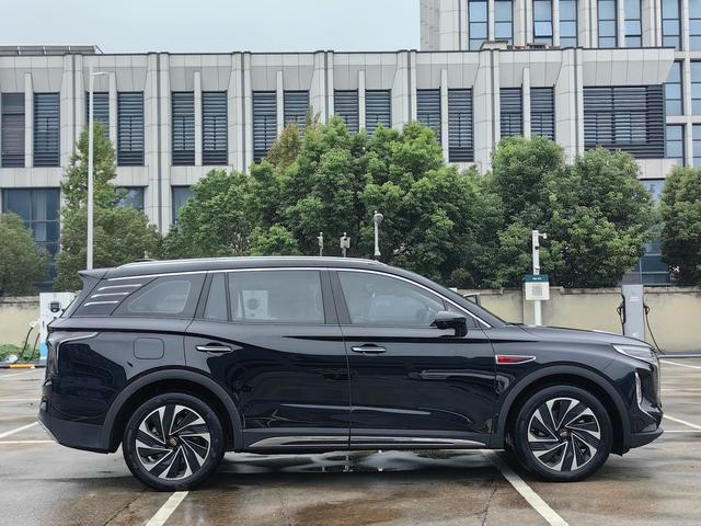 HongQi HS7 PHEV 2025 #4 HongQi HS7 PHEV 2025 car image #4