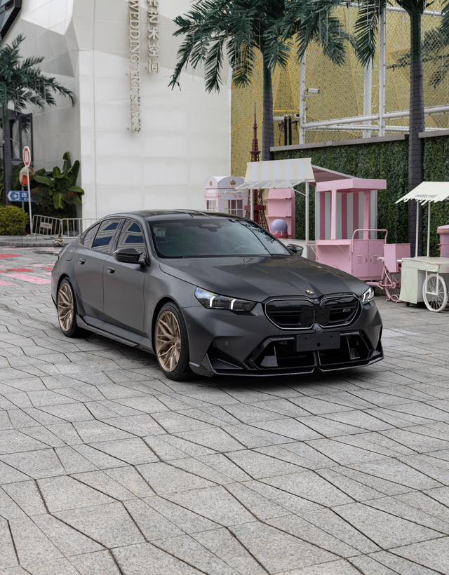 BMW M5 New Energy 2025 #4 BMW M5 New Energy 2025 car image #4