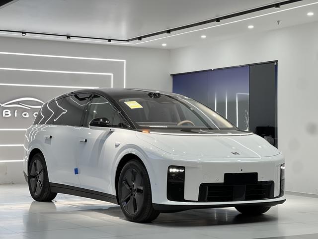 Li i8 2025 изображение автомобиля #4